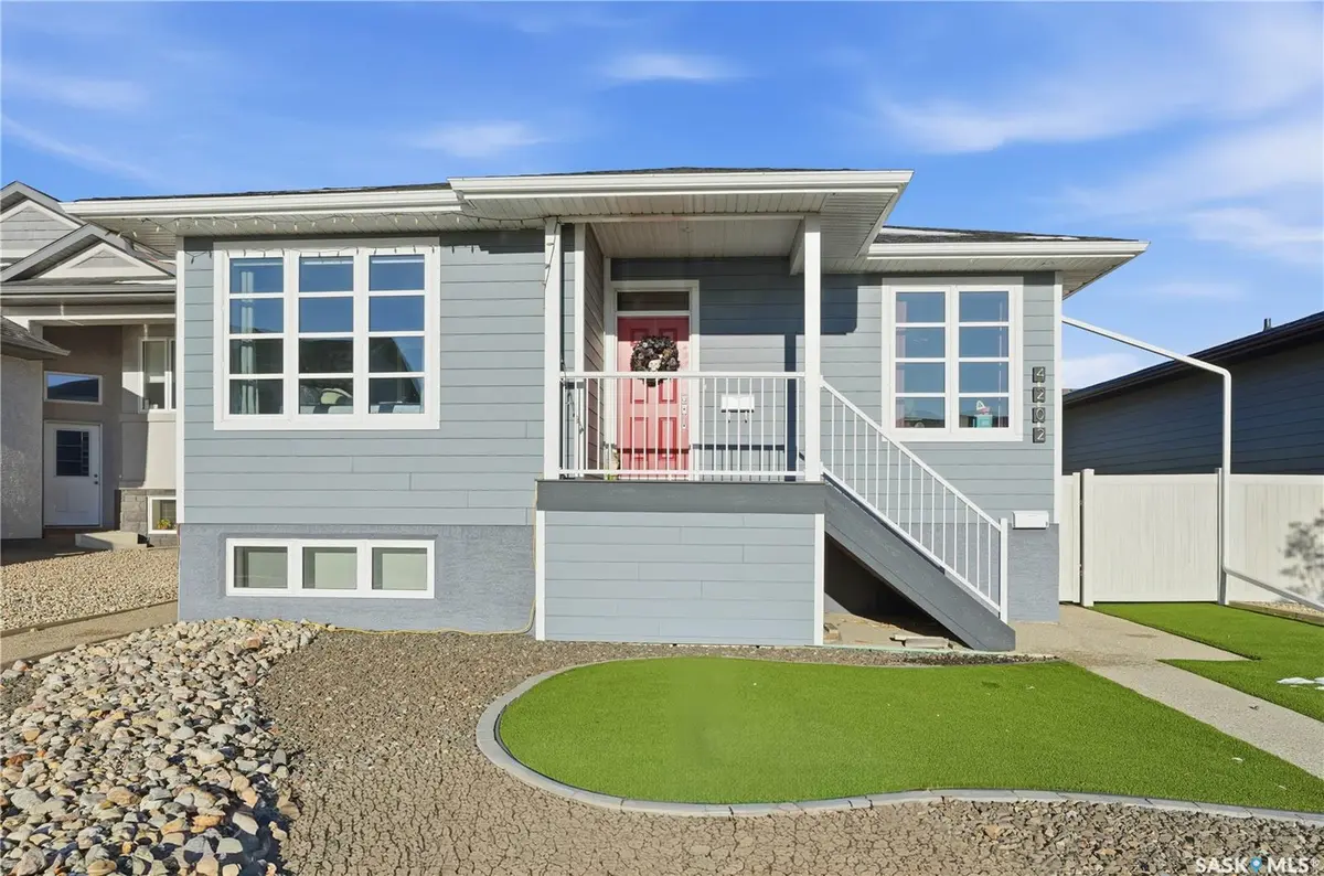 4202 Green Olive WAY E, Regina, SK S4V 1P8
