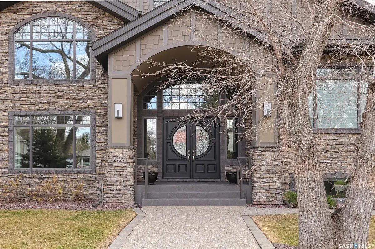 2727 McCALLUM AVENUE, Regina, SK S4S 0P8