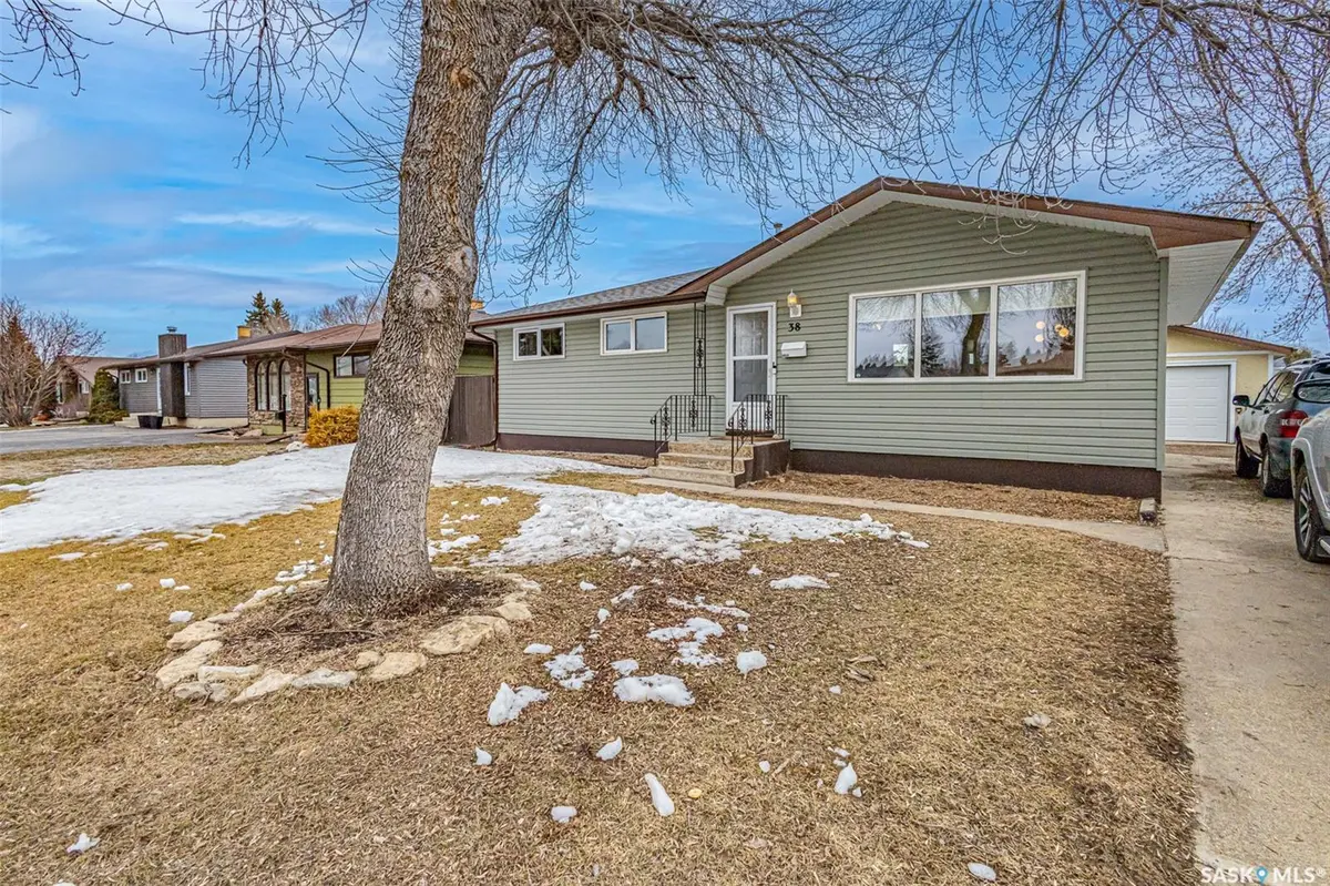 38 Morris DRIVE, Saskatoon, SK S7L 3T9