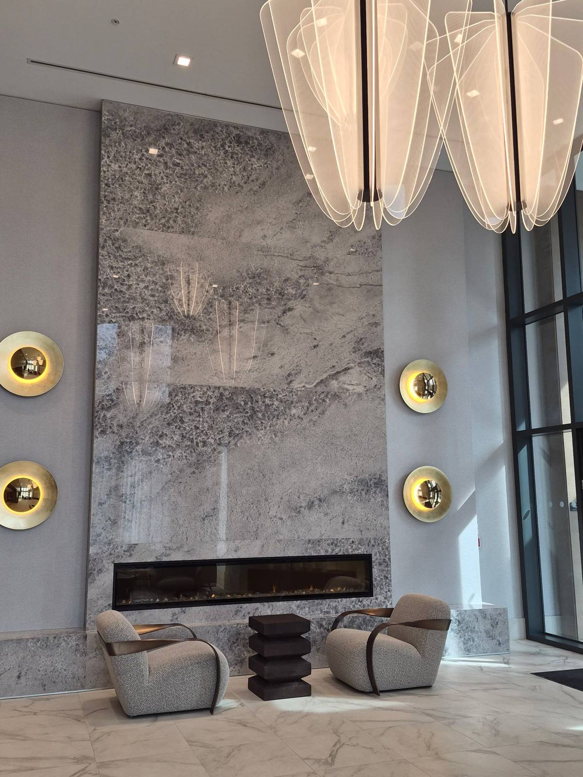 75 James ST S #818, Hamilton, ON L8P 2Y9