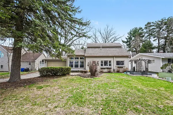 937 Marvell PL, Waterford Charter Township, MI 48327