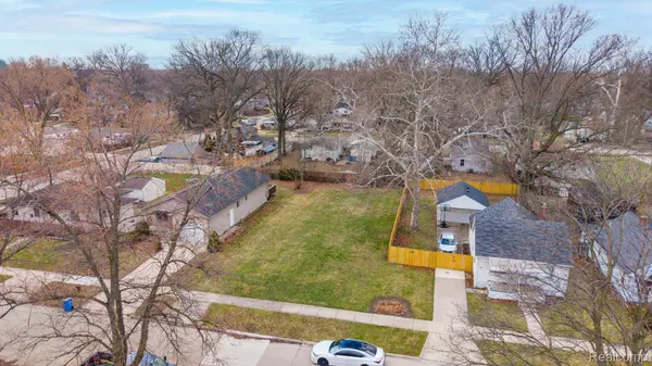 3988 Ziegler ST, Dearborn Heights, MI 48125