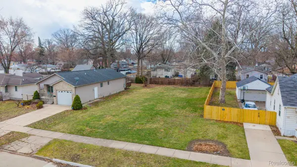 3988 Ziegler ST, Dearborn Heights, MI 48125