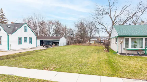 24045 Currier ST, Dearborn Heights, MI 48125