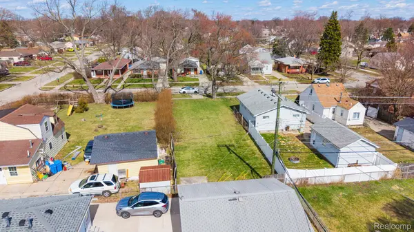 20751 Powers AVE, Dearborn Heights, MI 48125