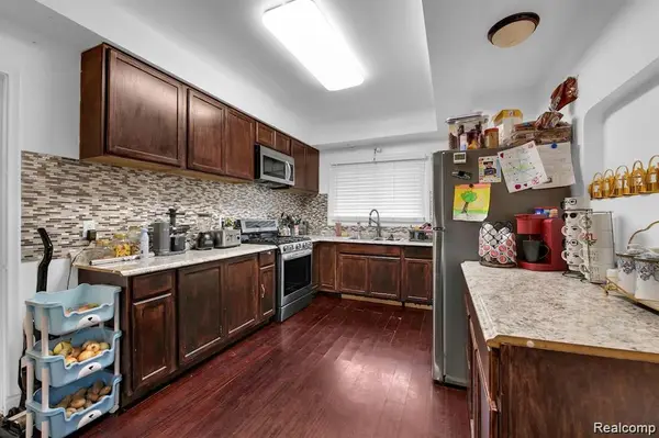 7349 Warwick ST, Detroit, MI 48228