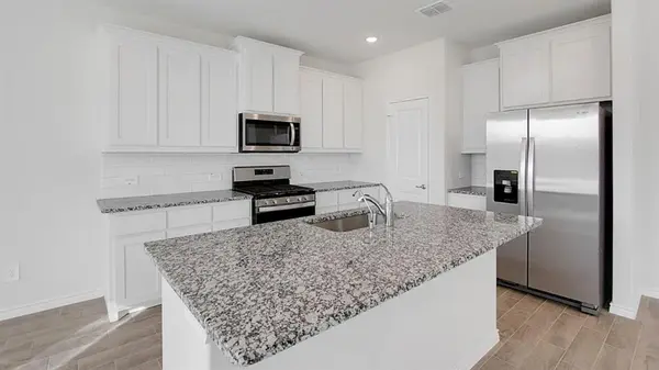 2812 Bluebird Court, Arlington, TX 76015