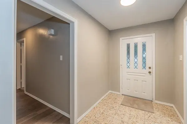 917 Bucknell Drive, Arlington, TX 76012