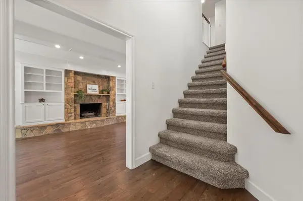 1404 Creekford Drive, Arlington, TX 76012