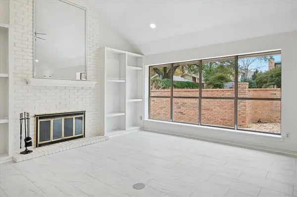 62 Legend Road, Benbrook, TX 76132