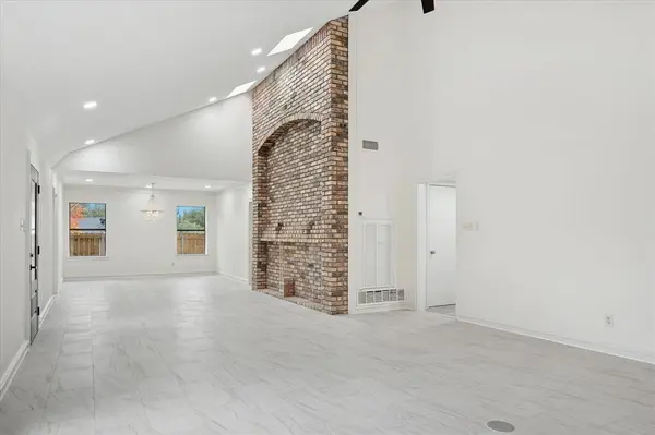 62 Legend Road, Benbrook, TX 76132