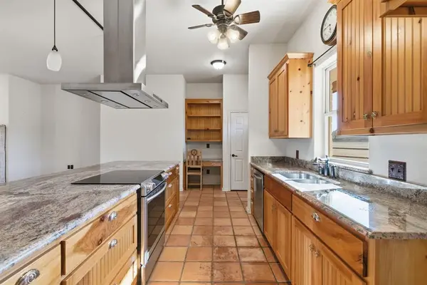 10501 Mitchell Bend Court, Granbury, TX 76048