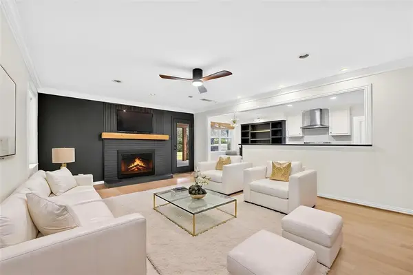 3028 Lavita Lane, Farmers Branch, TX 75234