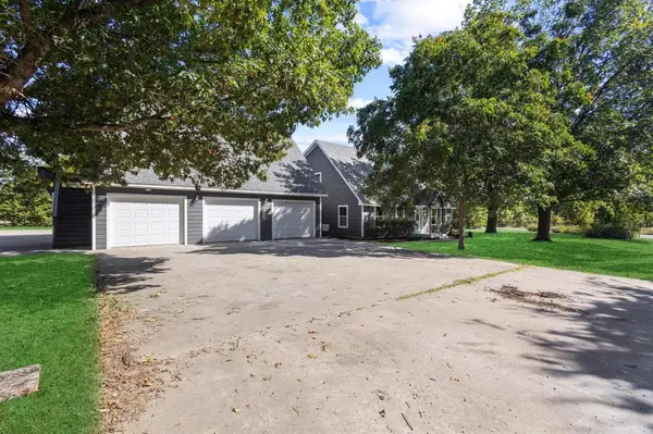 34 Cambridge Drive, Pottsboro, TX 75076