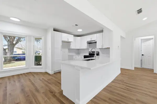 2211 Sierra Drive, Grapevine, TX 76051