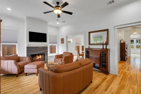 5727 Victor Street, Dallas, TX 75214