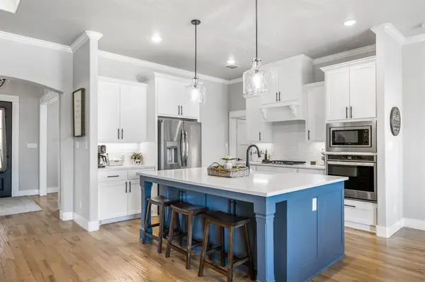 123 S Silver Saddle Trail, Weatherford, TX 76087