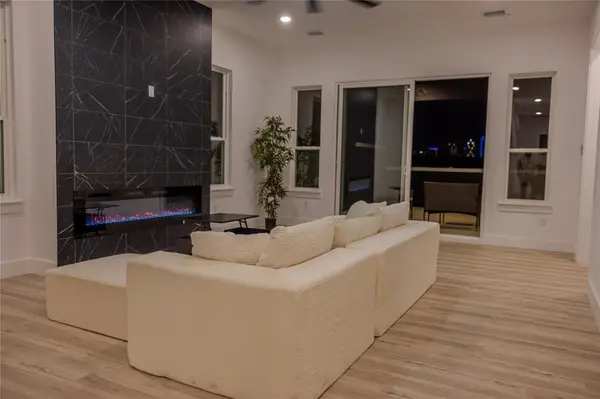 2804 Guymon Street, Dallas, TX 75212