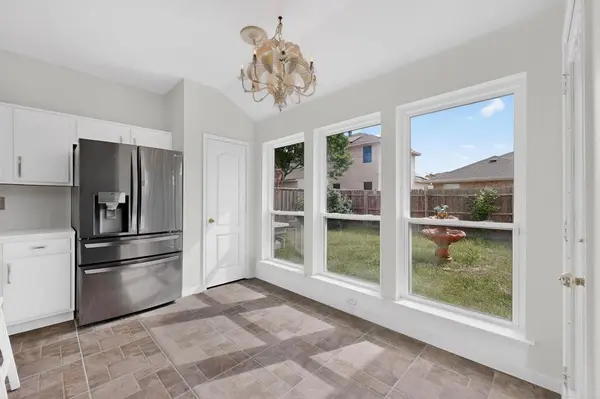 812 Windswept Drive, Cedar Hill, TX 75104