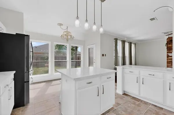 812 Windswept Drive, Cedar Hill, TX 75104