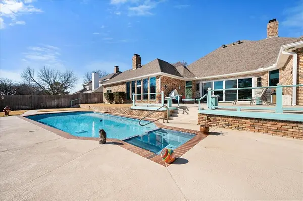 5211 Vicksburg Drive, Arlington, TX 76017