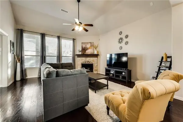 629 Hummingbird Drive, Little Elm, TX 75068