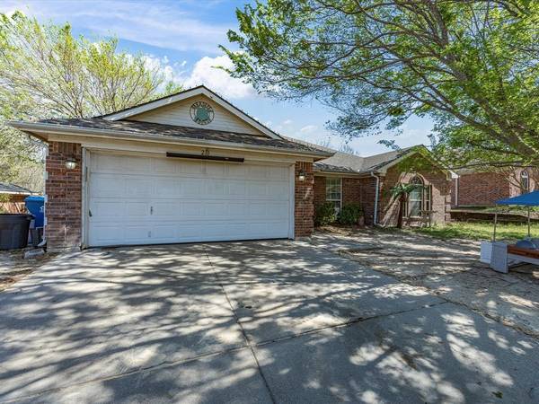 210 Wellington Trail, Weatherford, TX 76085