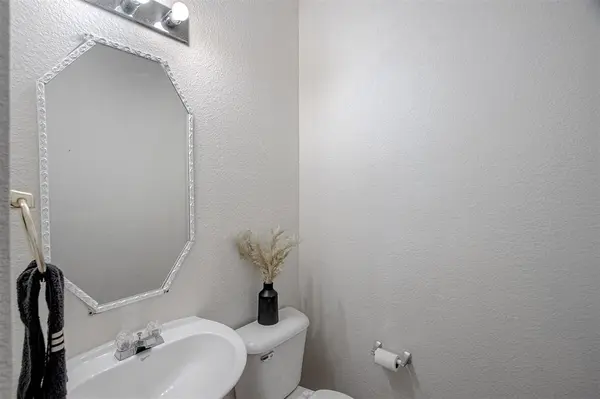 7804 Hidden Path Lane, Denton, TX 76210