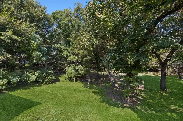 2824 Lazy Creek Drive, Grand Prairie, TX 75052