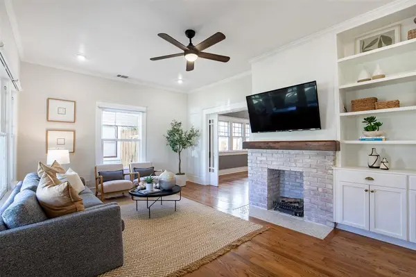 206 S Edgefield Avenue, Dallas, TX 75208