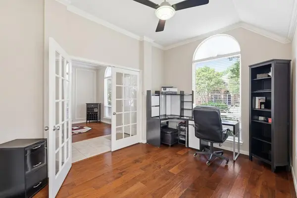 2865 Crestview Drive, Lewisville, TX 75067