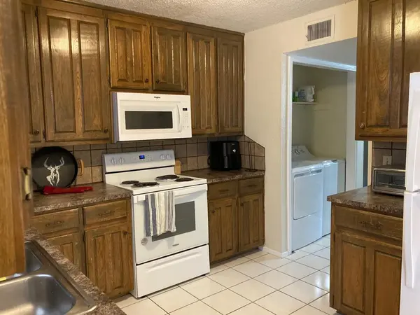 1421 S 12th Street S #108, Waco, TX 76706