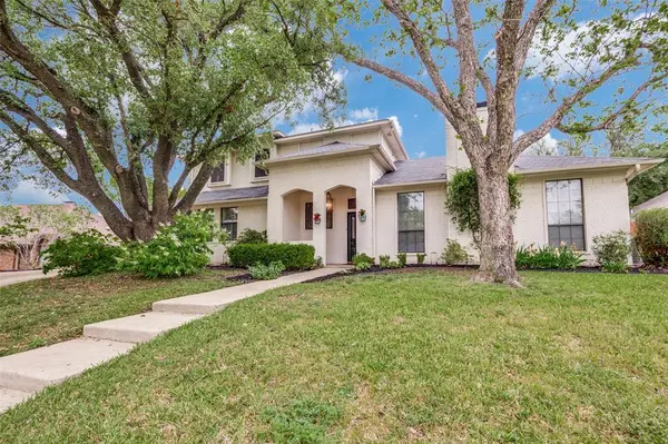 2926 Roaring Springs Road, Grapevine, TX 76051