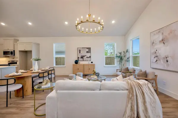 929 E Magnolia Avenue, Fort Worth, TX 76104