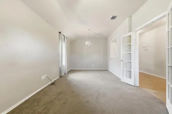 832 Clear Creek Drive, Desoto, TX 75115