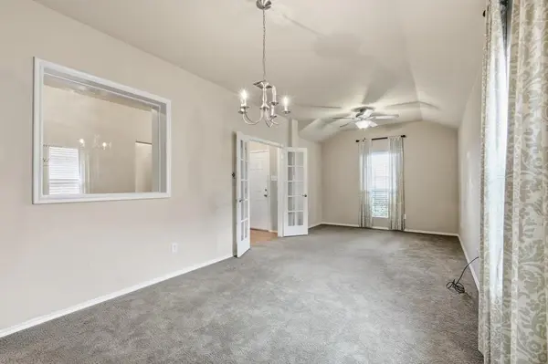 832 Clear Creek Drive, Desoto, TX 75115