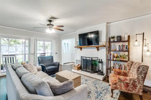 649 Northlake Drive, Dallas, TX 75218