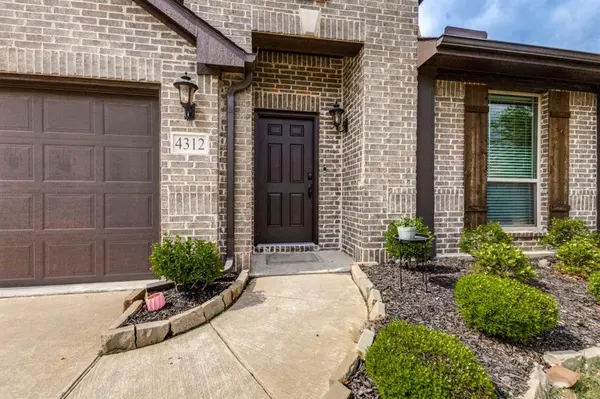 4312 Evening Sun Drive, Mesquite, TX 75181