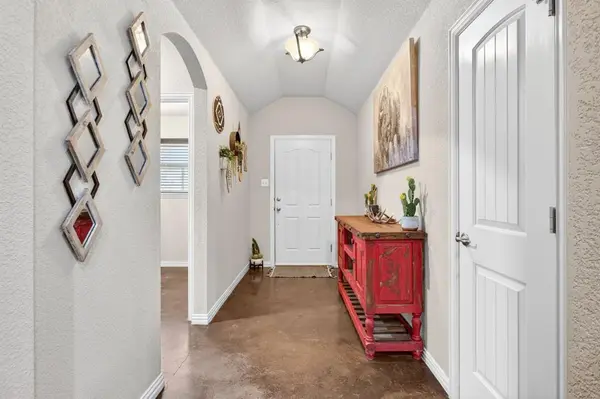 125 Miramar Circle, Weatherford, TX 76085