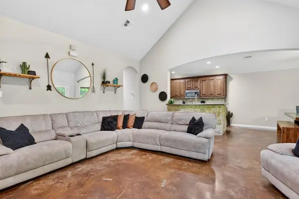 125 Miramar Circle, Weatherford, TX 76085