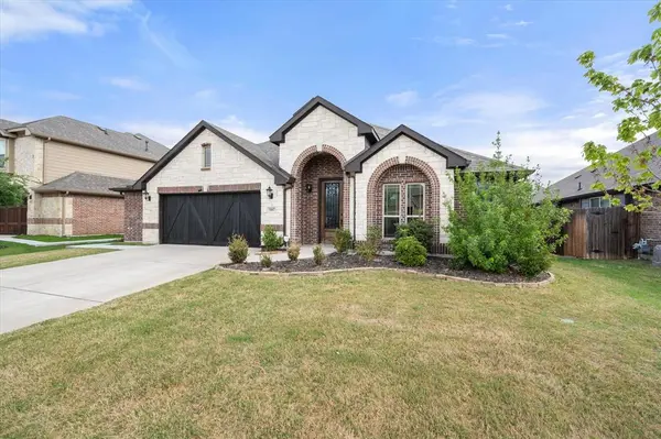 5007 Lake Park Drive, Mansfield, TX 76063