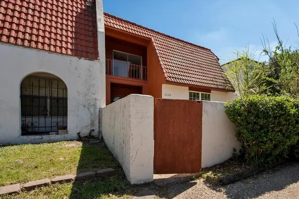 2229 Seville Court, Dalworthington Gardens, TX 76013