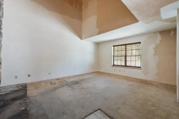 2229 Seville Court, Dalworthington Gardens, TX 76013