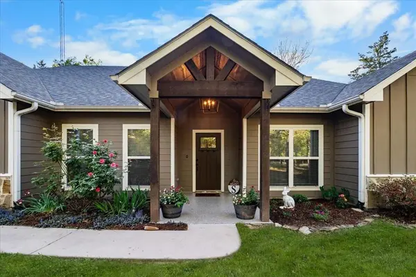 617 Rs County Road 1180, Emory, TX 75440