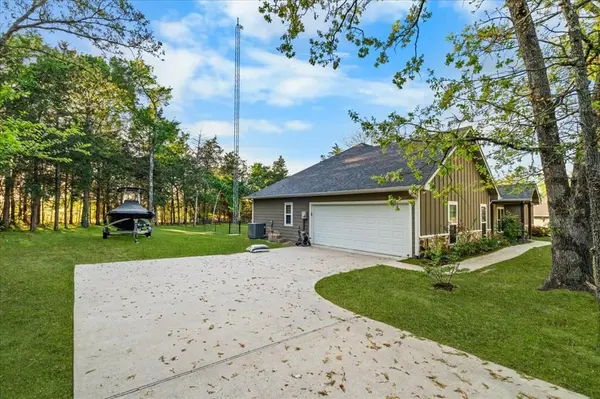 617 Rs County Road 1180, Emory, TX 75440