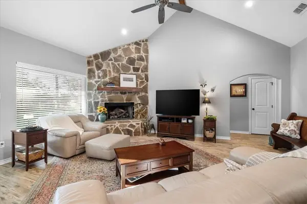 617 Rs County Road 1180, Emory, TX 75440