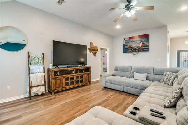 2808 County Road 643, Nevada, TX 75173