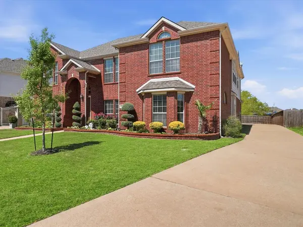 2824 Gillespie Lane, Grand Prairie, TX 75052