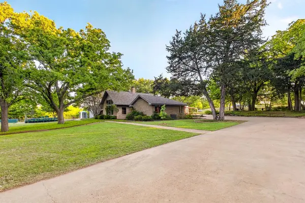 9920 County Road 603, Burleson, TX 76028