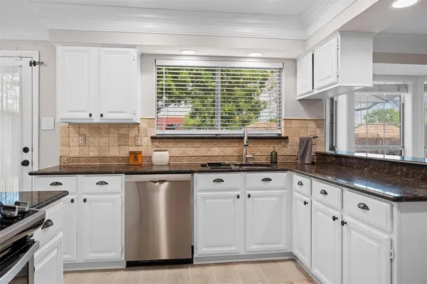 8016 Crazy Horse Lane, Fort Worth, TX 76137